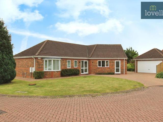 3 bedroom detached bungalow for sale