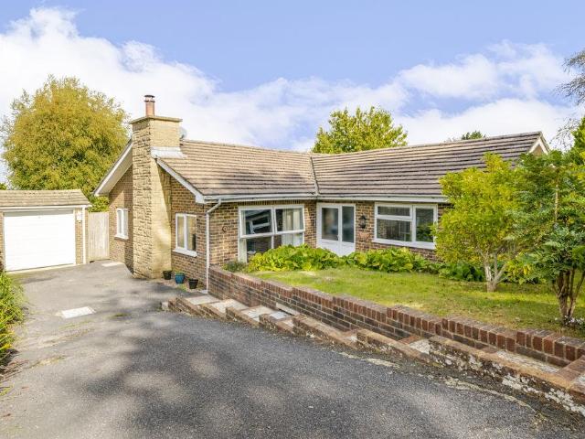 3 bedroom detached bungalow for sale