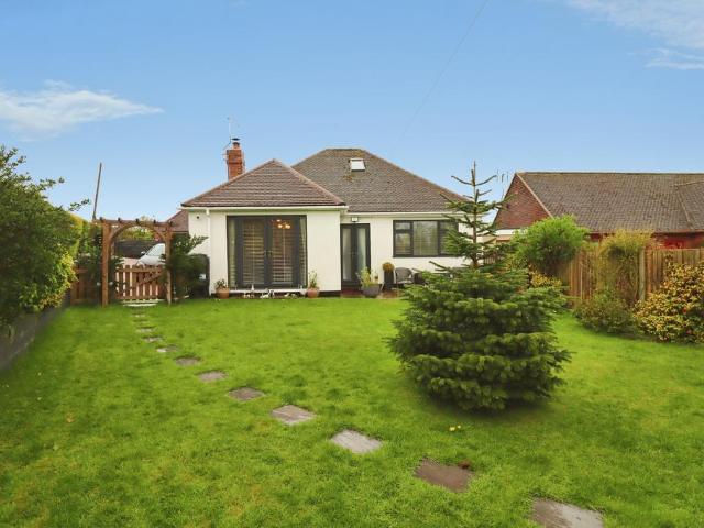 3 bedroom detached bungalow for sale