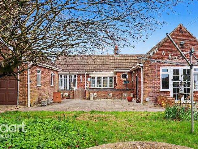3 bedroom detached bungalow for sale