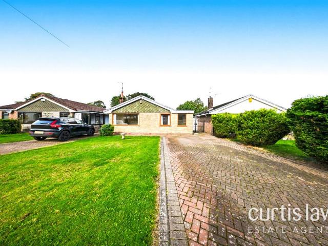 3 bedroom detached bungalow for sale