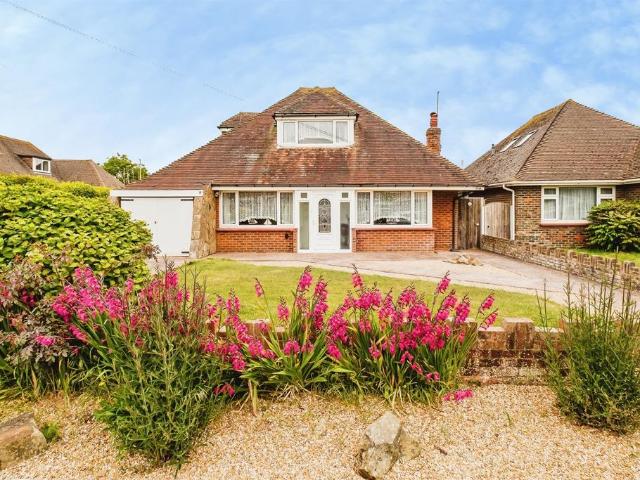 4 bedroom detached bungalow for sale