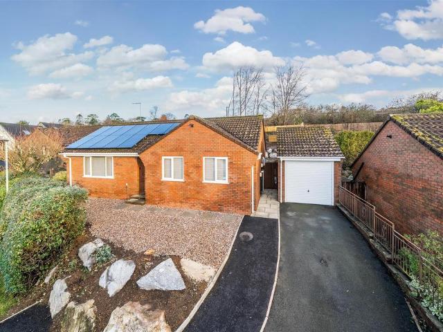 3 bedroom detached bungalow for sale