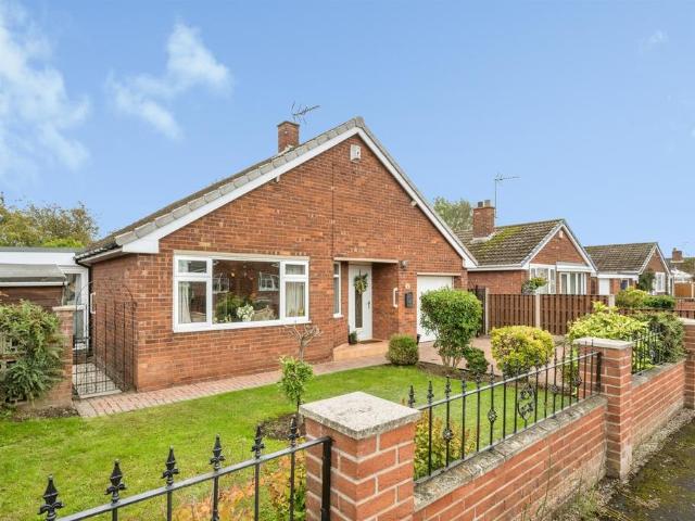 3 bedroom detached bungalow for sale