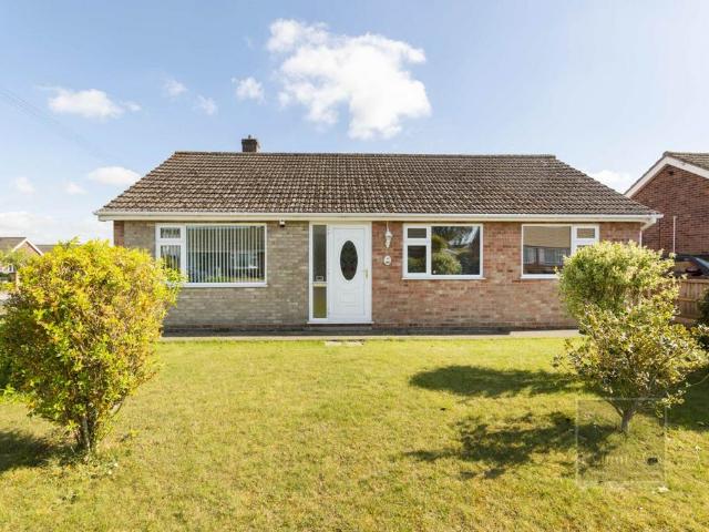 3 bedroom detached bungalow for sale