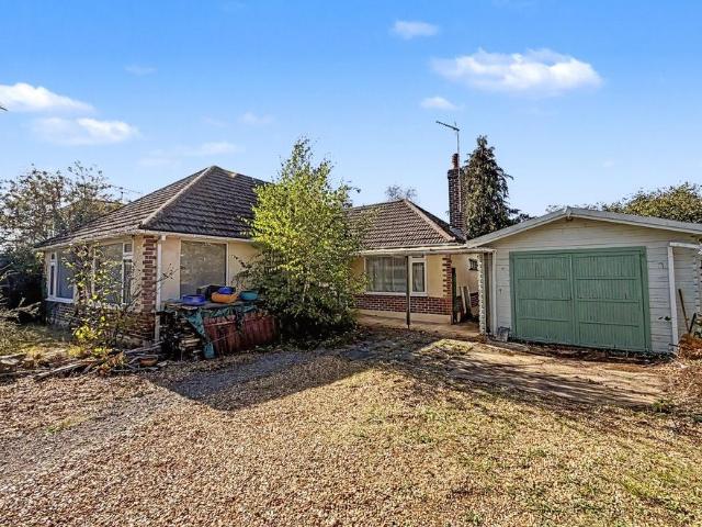 3 bedroom detached bungalow for sale