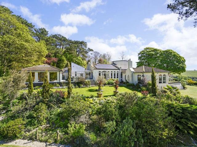 3 bedroom country house for sale
