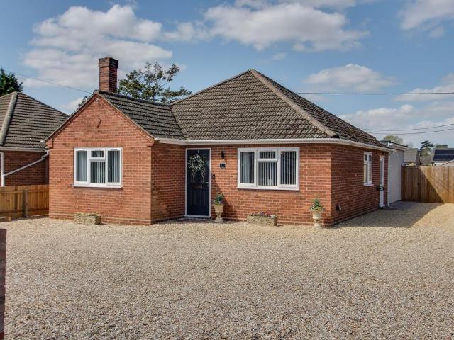 3 bedroom detached bungalow for sale