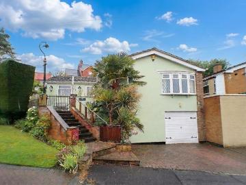 3 bedroom detached bungalow for sale