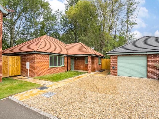 3 bedroom detached bungalow for sale