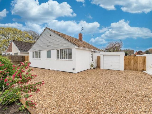 3 bedroom detached bungalow for sale