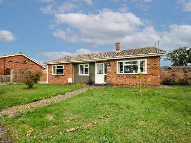 3 bedroom detached bungalow for sale