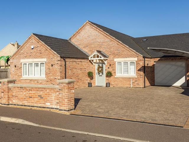 3 bedroom detached bungalow for sale