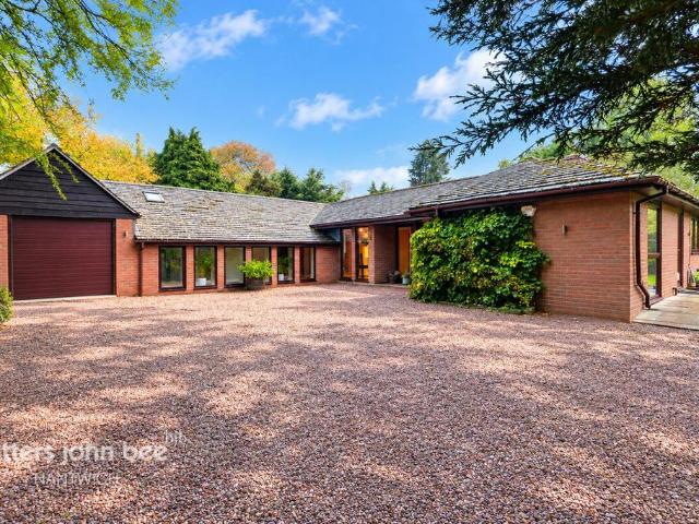 3 bedroom detached bungalow for sale