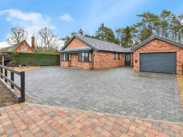 3 bedroom detached bungalow for sale