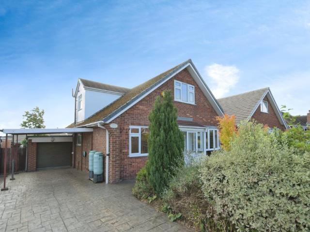 3 bedroom detached bungalow for sale