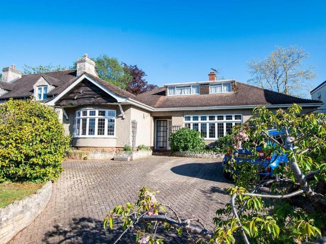 3 bedroom detached bungalow for sale