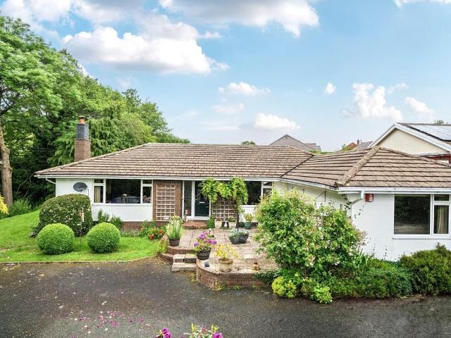 3 bedroom detached bungalow for sale