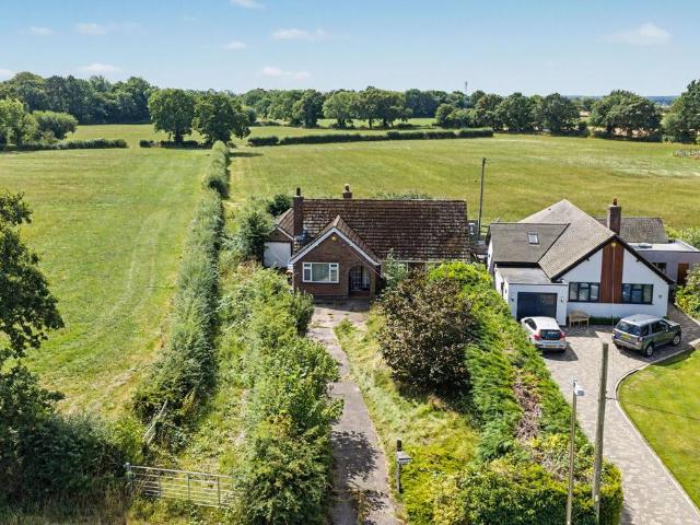 3 bedroom detached bungalow for sale