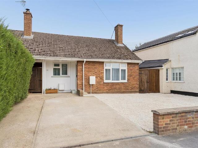 3 bedroom detached bungalow for sale