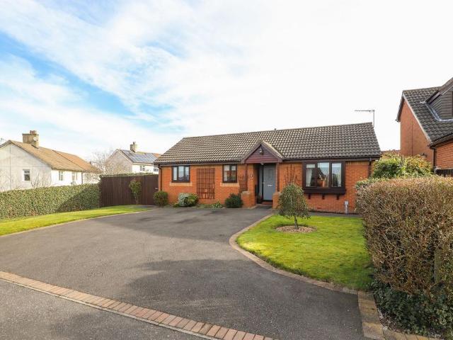 3 bedroom detached bungalow for sale