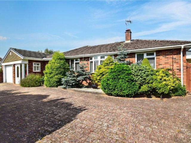 3 bedroom detached bungalow for sale