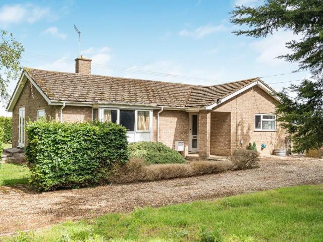 3 bedroom detached bungalow for sale