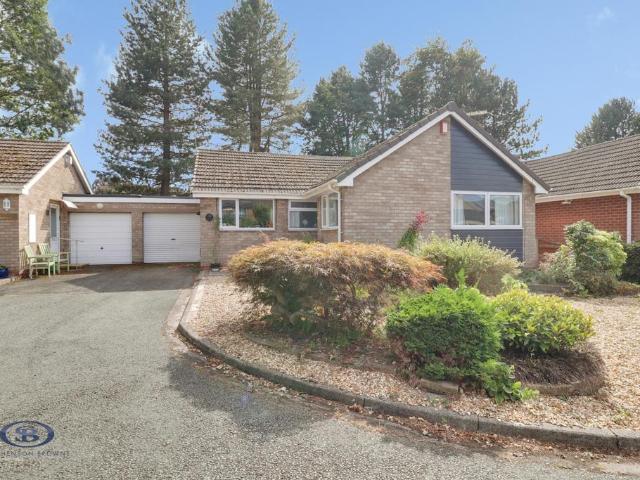 3 bedroom detached bungalow for sale
