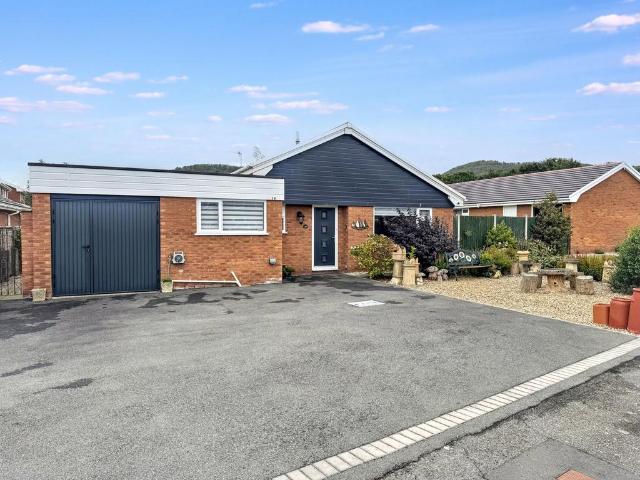 3 bedroom detached bungalow for sale
