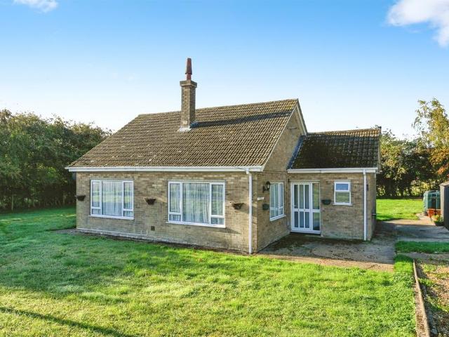 3 bedroom detached bungalow for sale