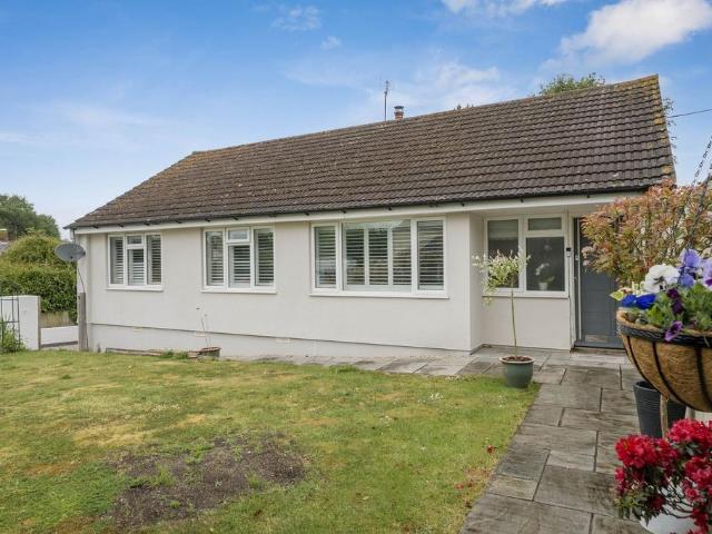 4 bedroom detached bungalow for sale
