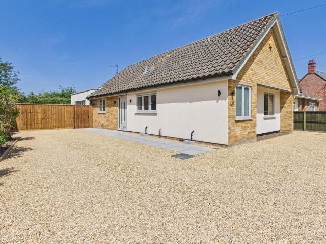 3 bedroom detached bungalow for sale