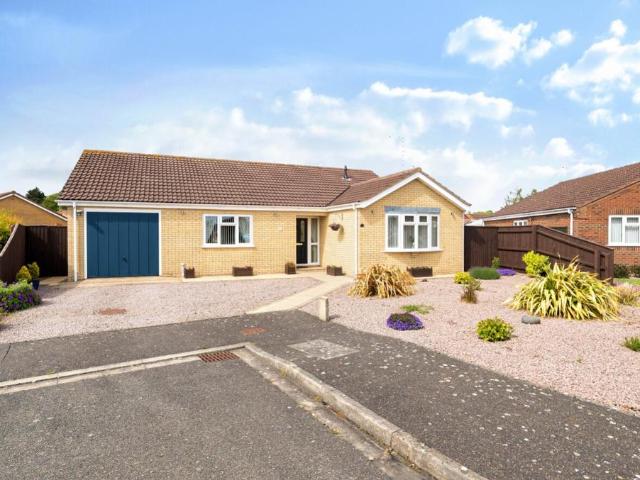 3 bedroom detached bungalow for sale