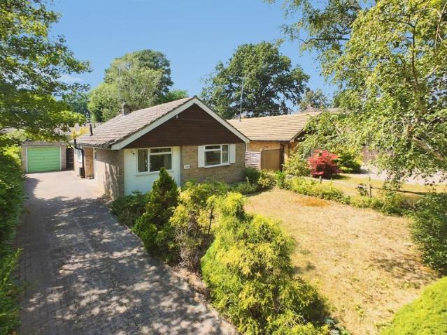 3 bedroom detached bungalow for sale