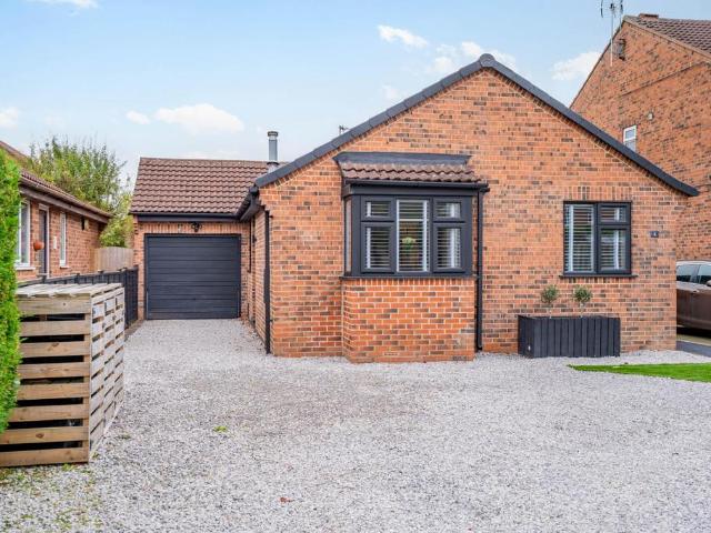 3 bedroom detached bungalow for sale