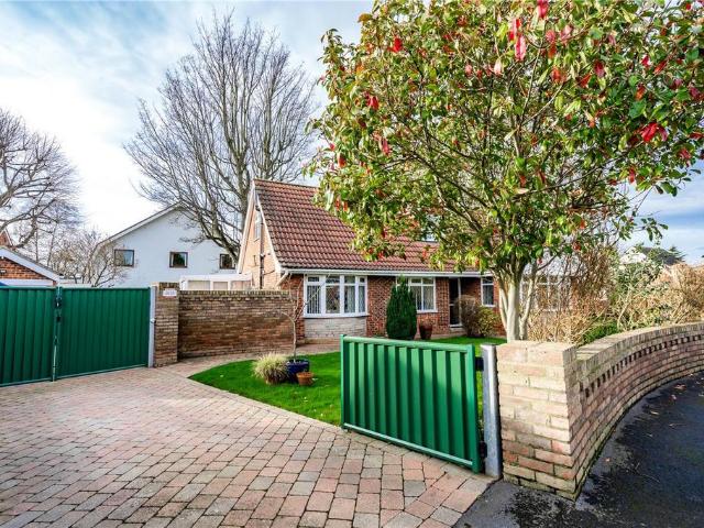 3 bedroom detached bungalow for sale