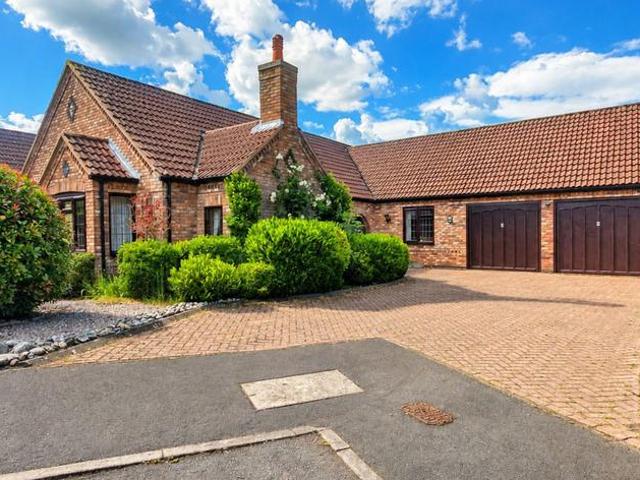 3 bedroom detached bungalow for sale