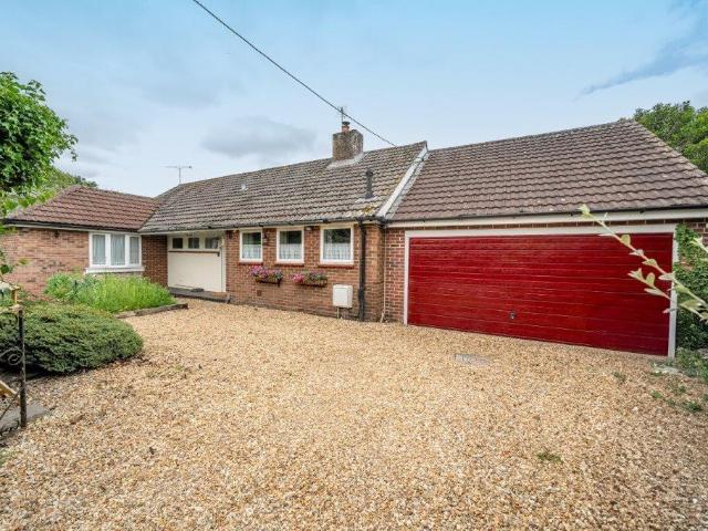 3 bedroom detached bungalow for sale