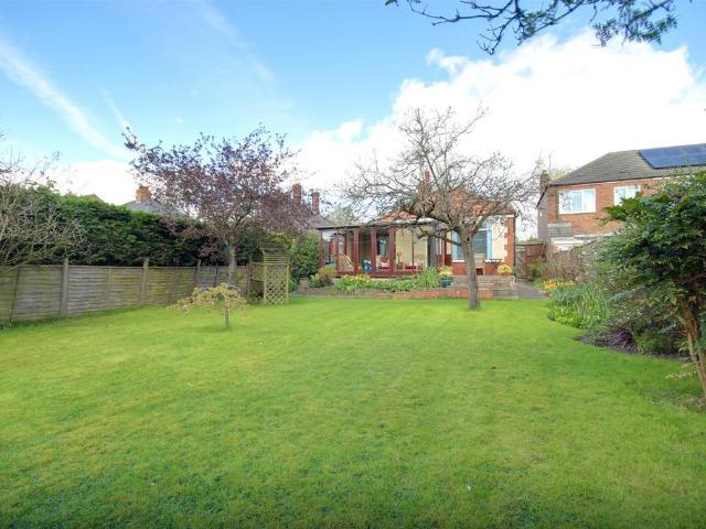 3 bedroom detached bungalow for sale