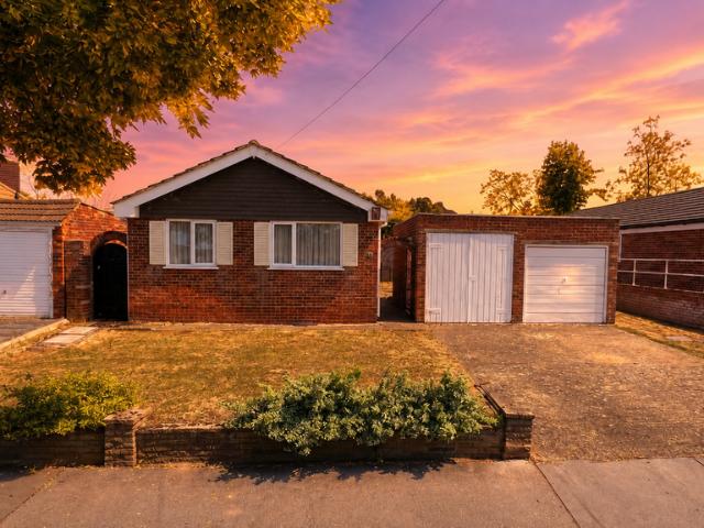 3 bedroom detached bungalow for sale