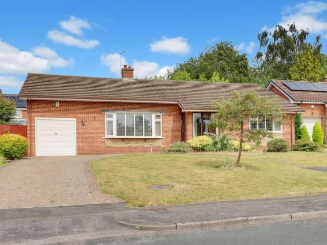 3 bedroom detached bungalow for sale