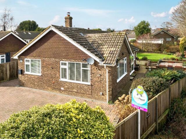 3 bedroom detached bungalow for sale