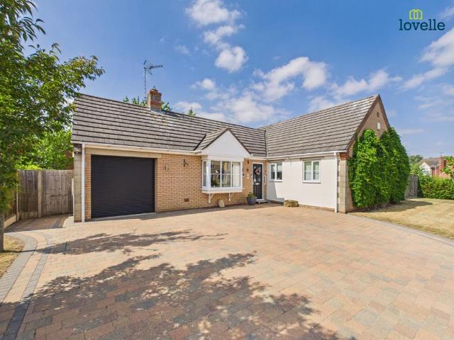3 bedroom detached bungalow for sale