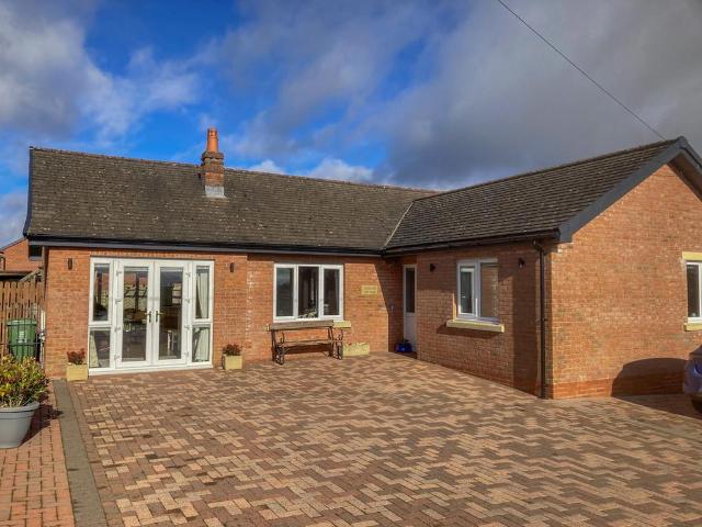 3 bedroom detached bungalow for sale