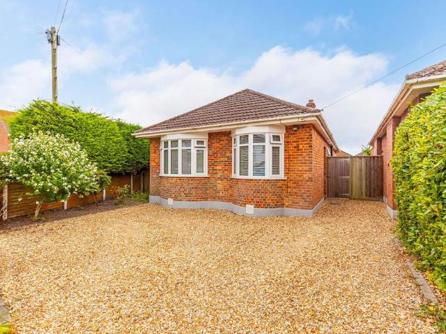 3 bedroom detached bungalow for sale