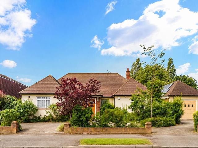3 bedroom detached bungalow for sale