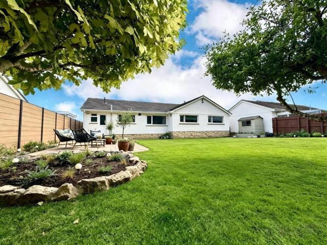 3 bedroom detached bungalow for sale