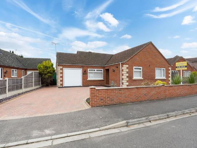 3 bedroom detached bungalow for sale