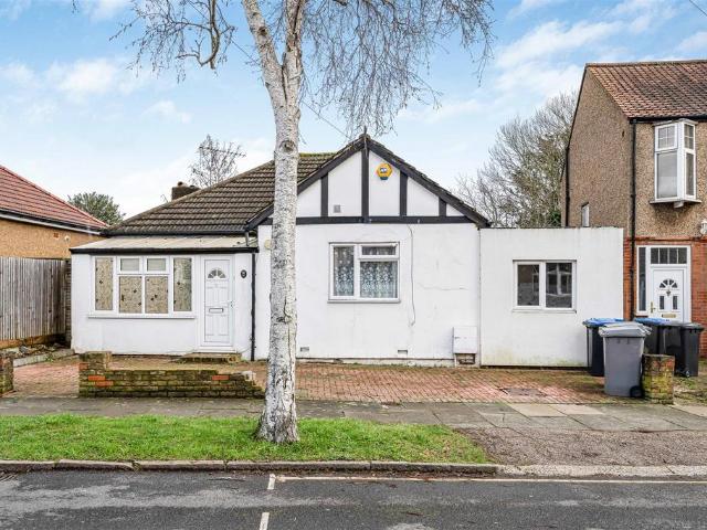 3 bedroom detached bungalow for sale