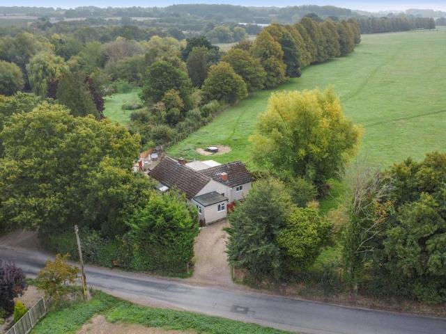 3 bedroom detached bungalow for sale